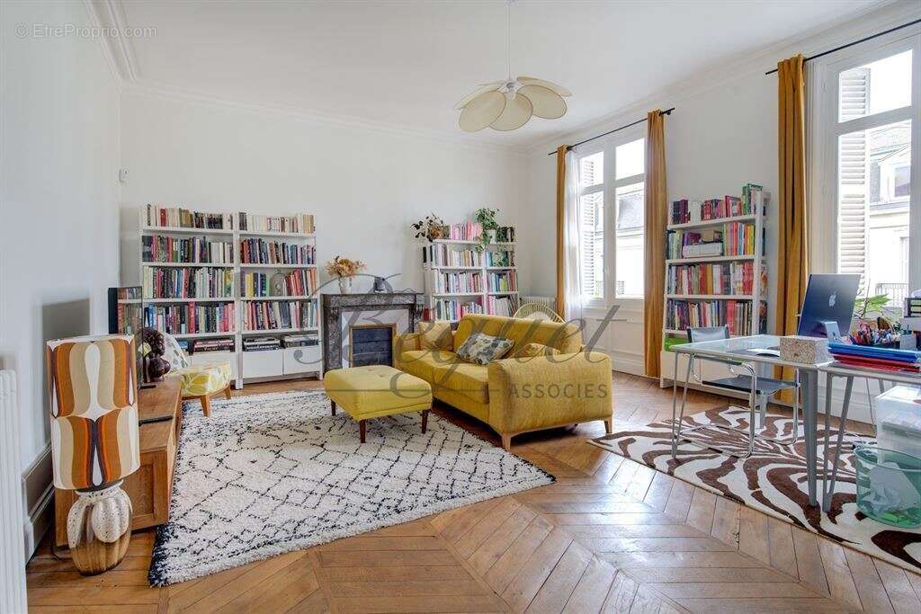 Indre et Loire - Hyper centre Tours - 37000 - Maison - 285 m2 - 5 chambres - garage - Jardin - photo 4