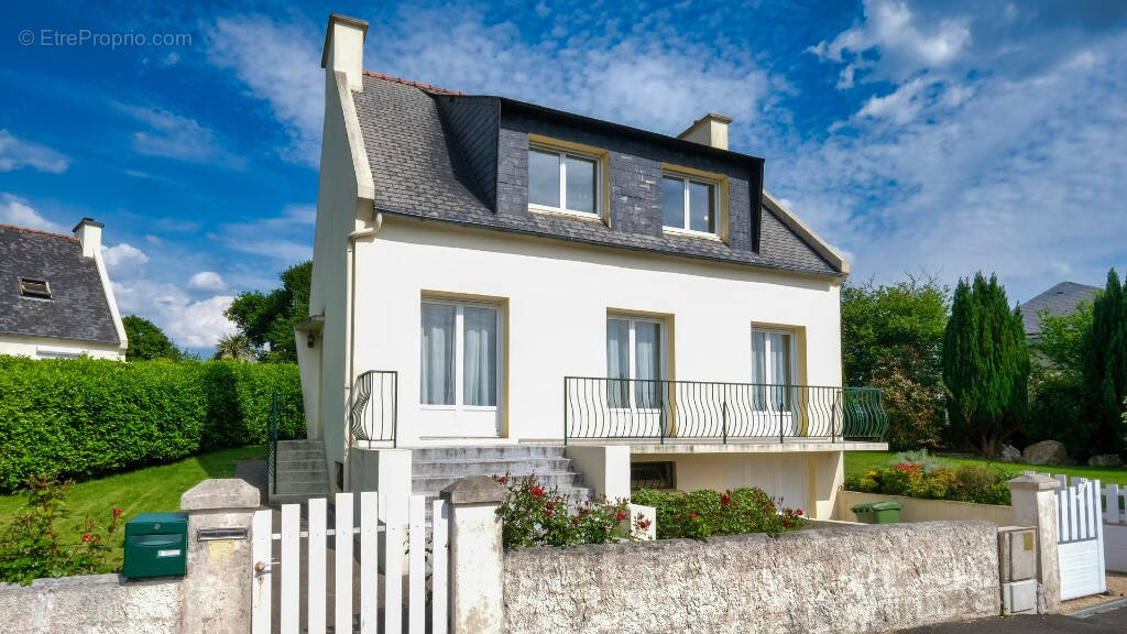 Maison à SAINT-URBAIN