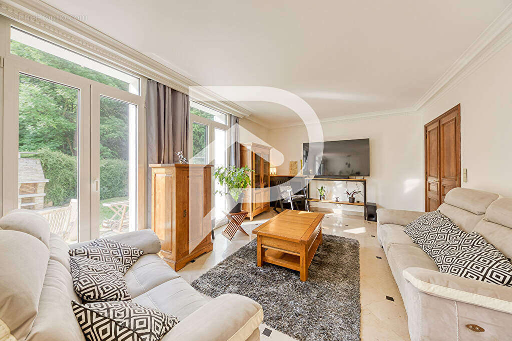 Maison à LIVERDY-EN-BRIE