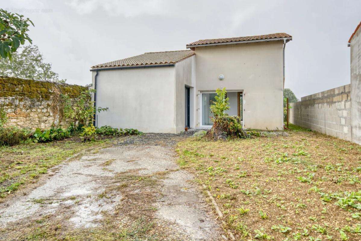 Maison à TONNAY-CHARENTE