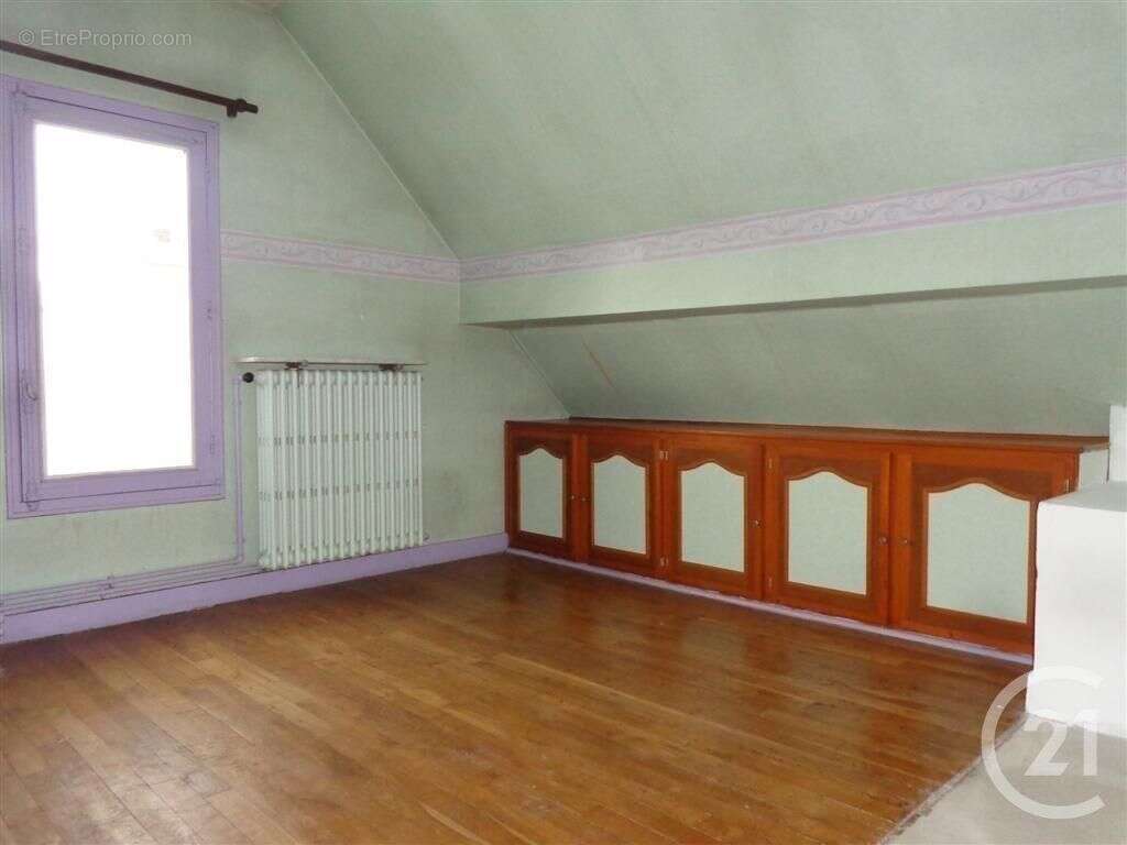 Maison à PONT-SUR-YONNE