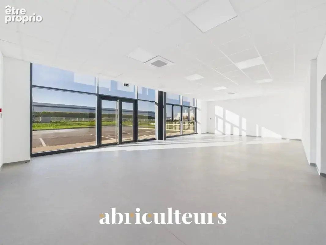 Bâtiment d’activité de 600 m²  avec stationnement privatif en vente à Chartres (28000) - photo 2