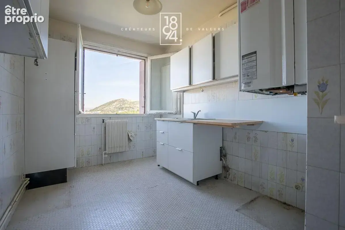Appartement À Vendre T4 de 111m² Marseille 13009  Résidence Super Valmante  Garage Electrifié  10eme étage vue mer et collines - photo 10