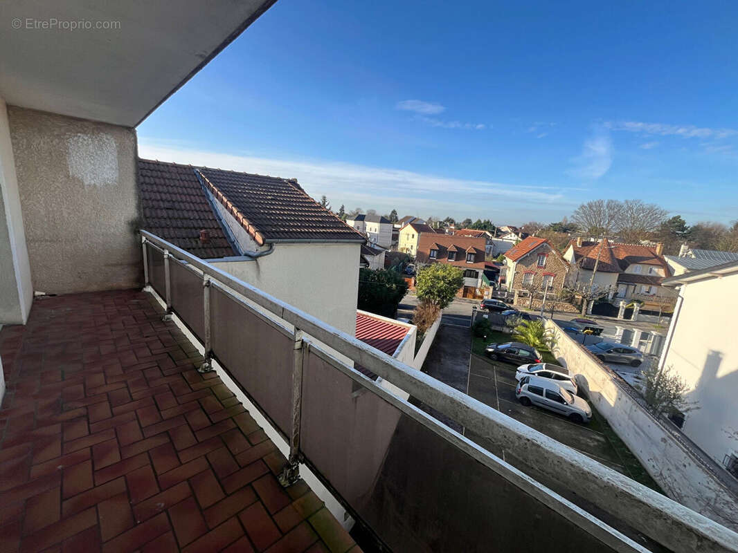 Appartement à CLICHY-SOUS-BOIS