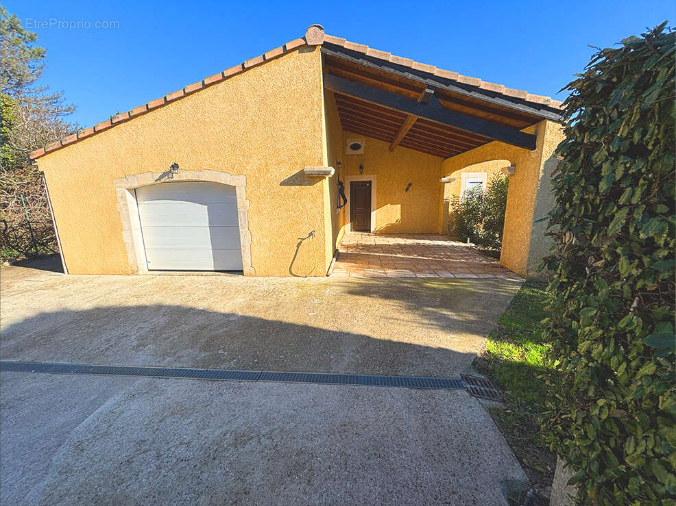 Maison à MALATAVERNE