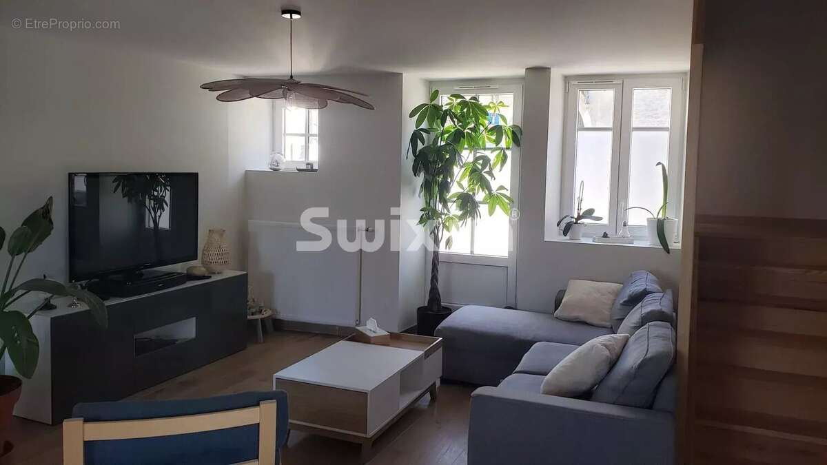 Maison à ROCHEFORT-SUR-NENON