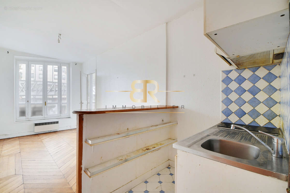 Appartement à PARIS-10E
