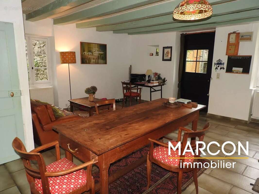 Maison à SAINT-PIERRE-BELLEVUE