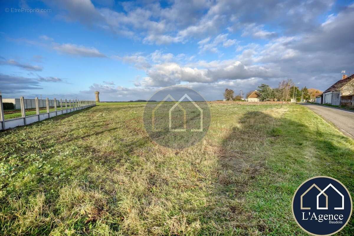 Terrain à NOGENT-LE-ROI