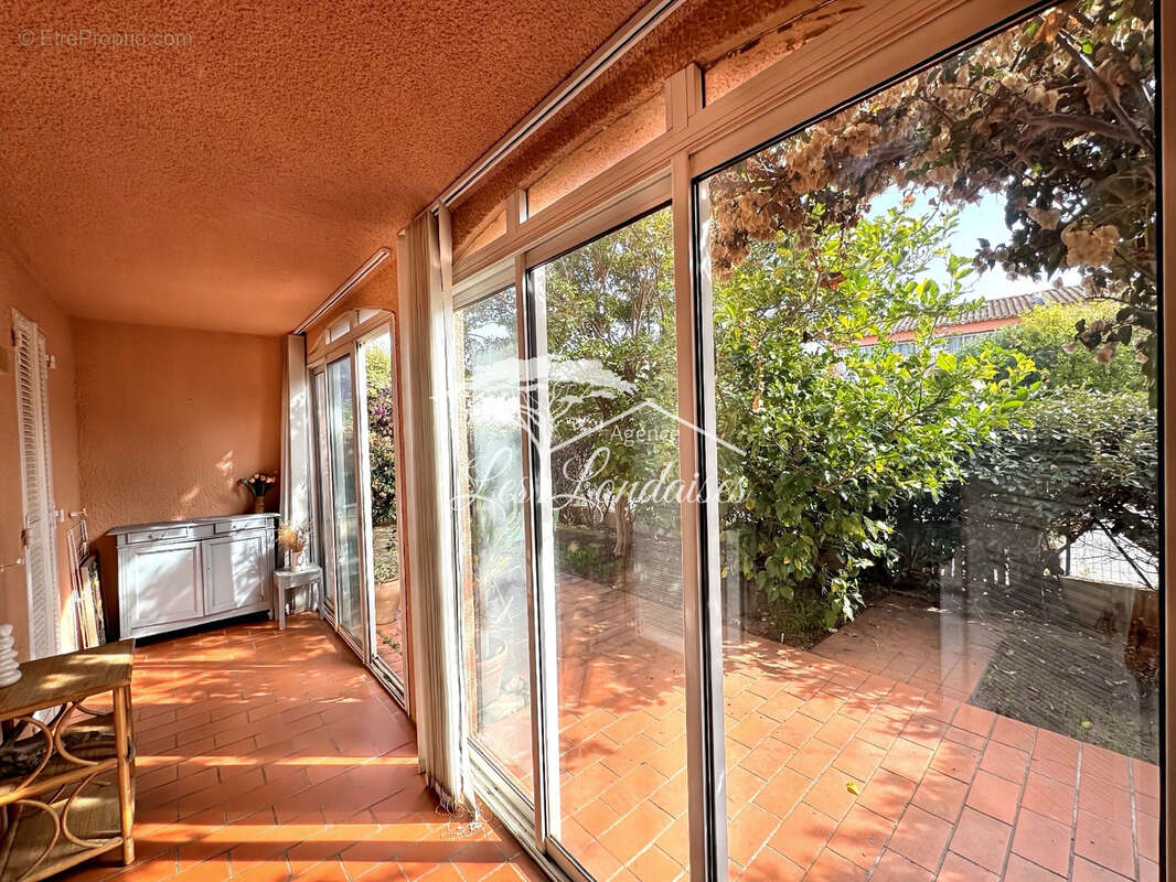 Appartement à LA LONDE-LES-MAURES