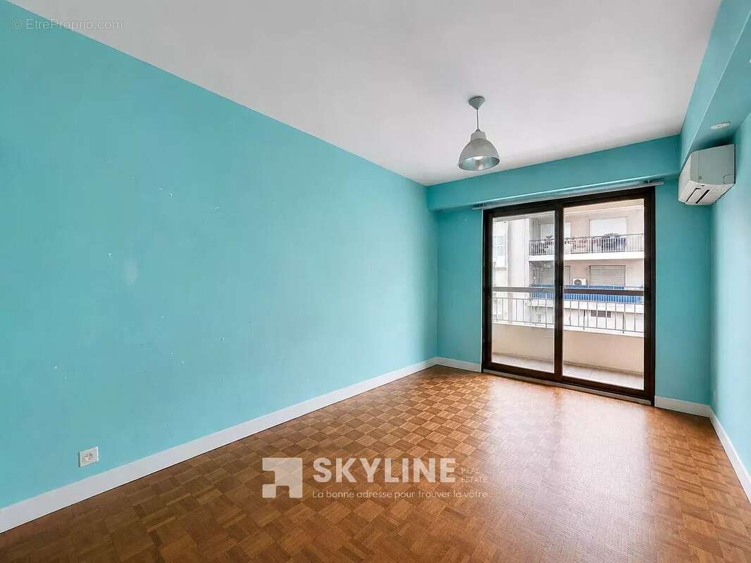 Appartement à MARSEILLE-5E