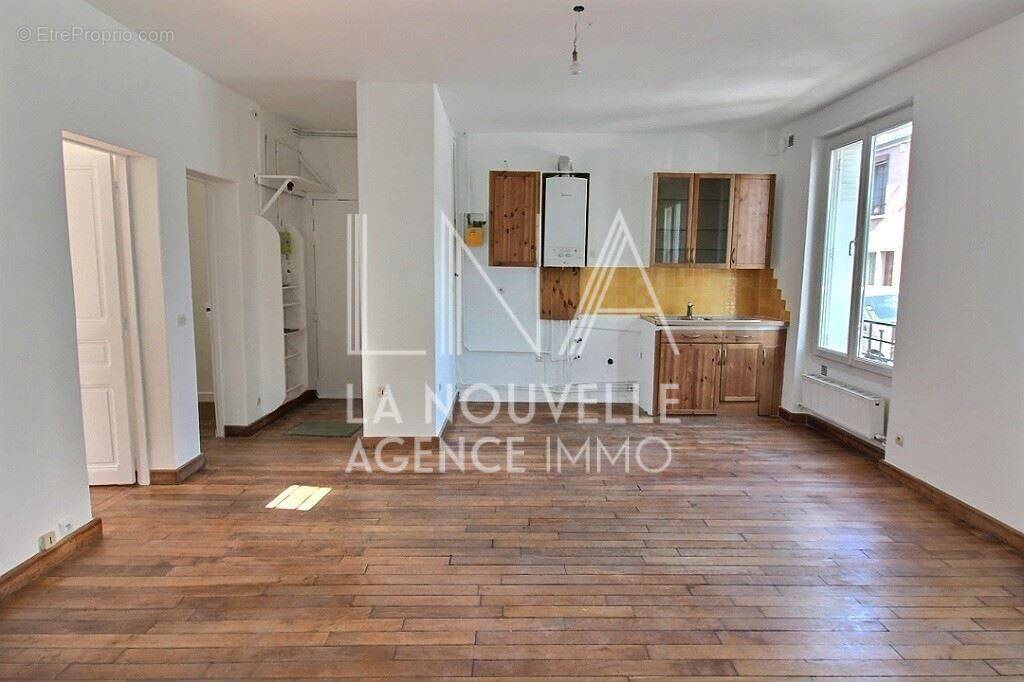 Appartement à LES LILAS