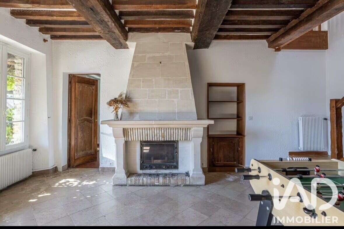 Maison 207 m² à Saulx-Marchais  - photo 3