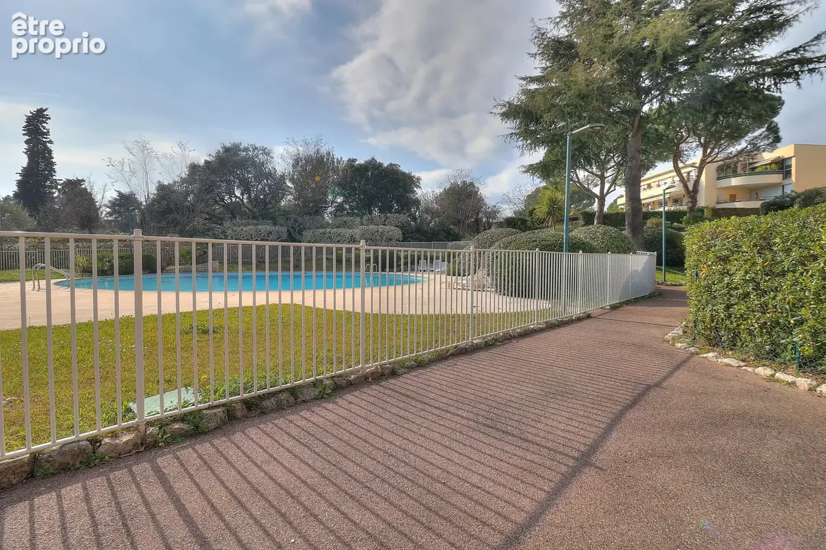 Charmant 2 pièces dans résidence avec piscine - photo 24
