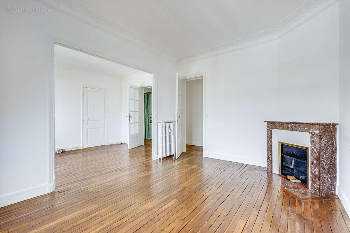Appartement à PARIS-14E