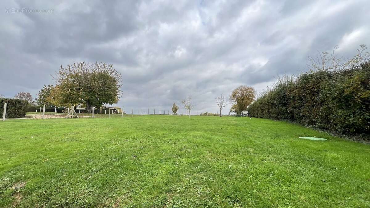 Maison à LACHAPELLE-AUX-POTS