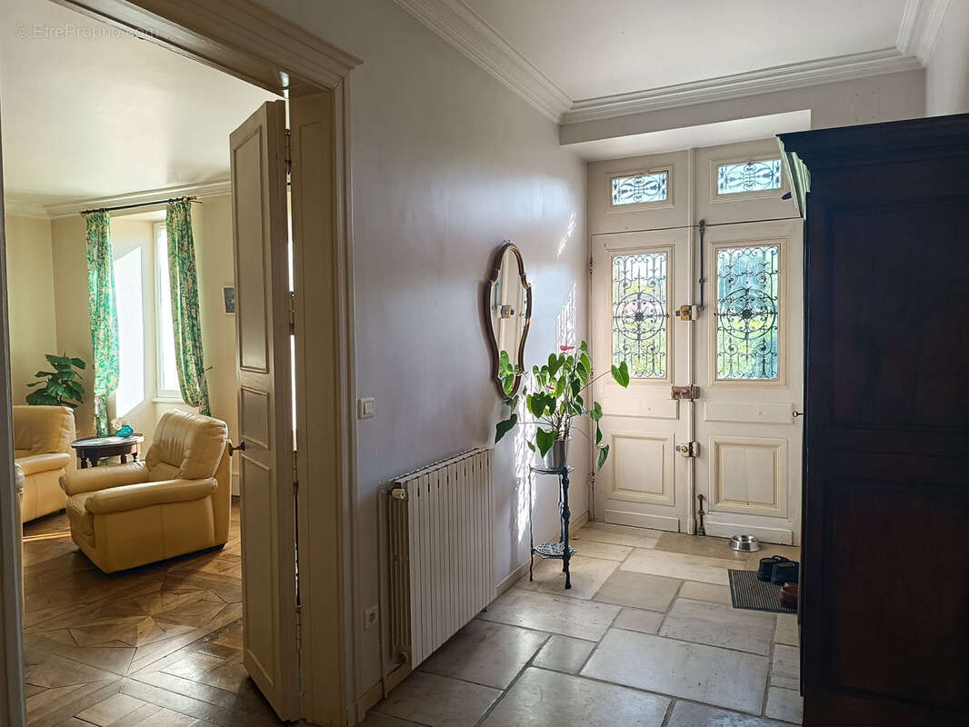 Maison à BARBEZIEUX-SAINT-HILAIRE