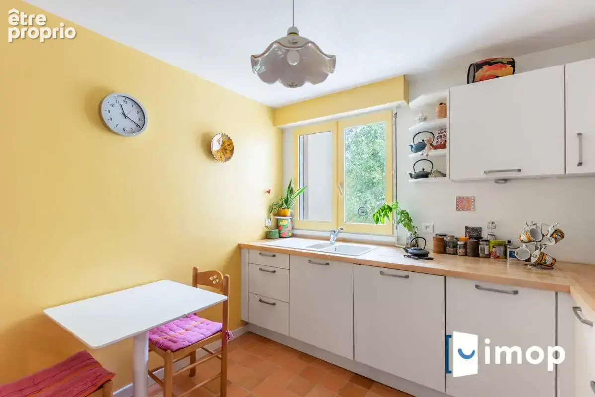Duplex familial de 89 m² avec balcon, parking et cave - photo 9