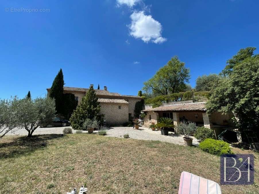 Maison à LE BARROUX