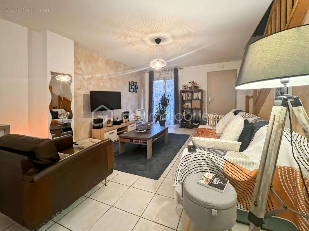 Maison à JANVILLE-SUR-JUINE