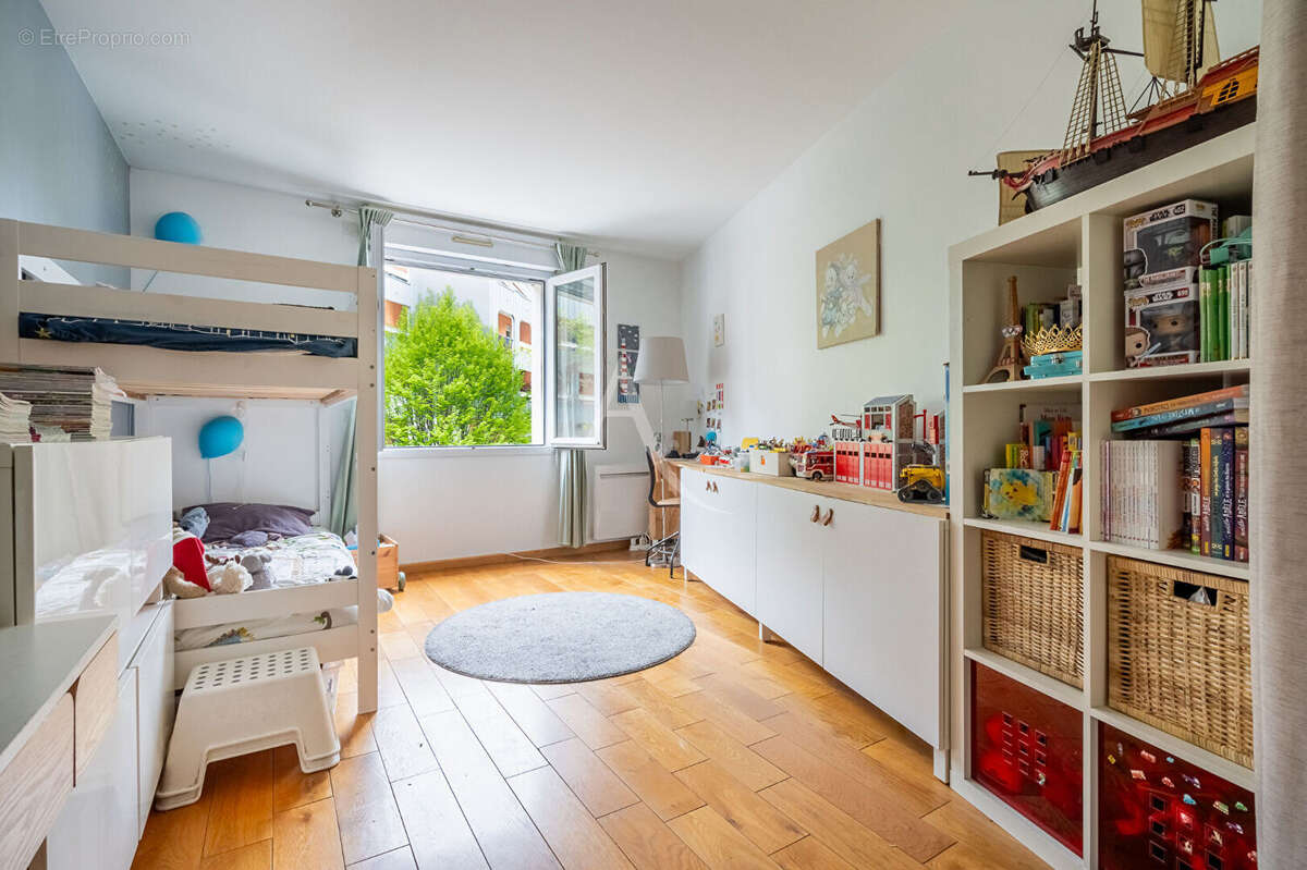 Appartement à ISSY-LES-MOULINEAUX