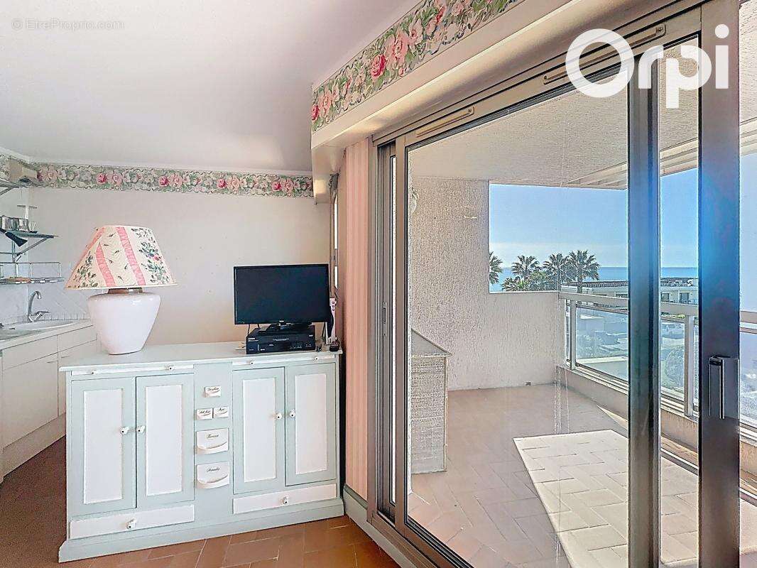 Appartement à VILLENEUVE-LOUBET