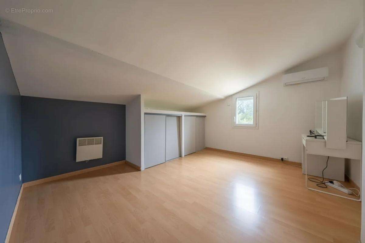 Maison à AMBARES-ET-LAGRAVE