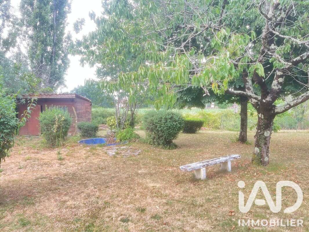 Maison 134 m² à Saint-Pierre-De-Clairac  - photo 8