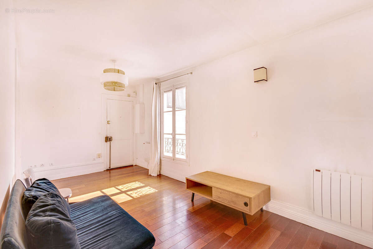 Appartement à PARIS-10E