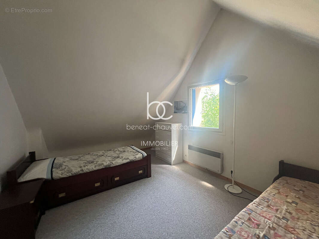 SARZEAU GOLFE - Maison familiale à vendre à BRILLAC  5 chambres et combles aménagés - photo 7
