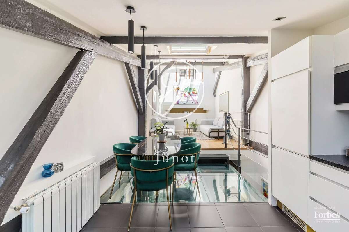 Appartement à PARIS-17E