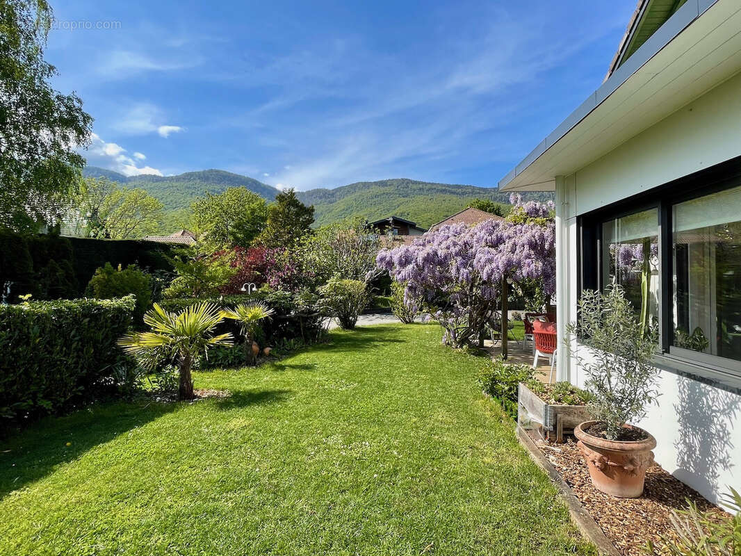 Maison à DIVONNE-LES-BAINS