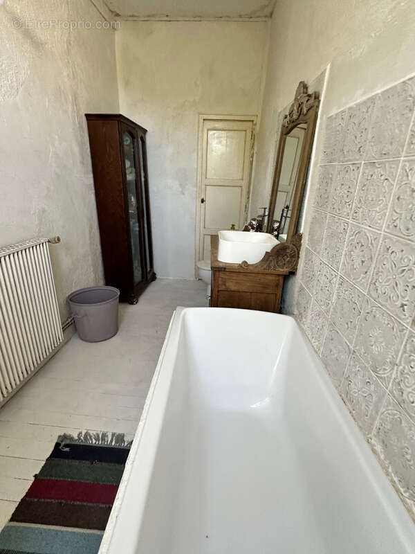 Maison à SAINT-JEAN-D'ANGELY