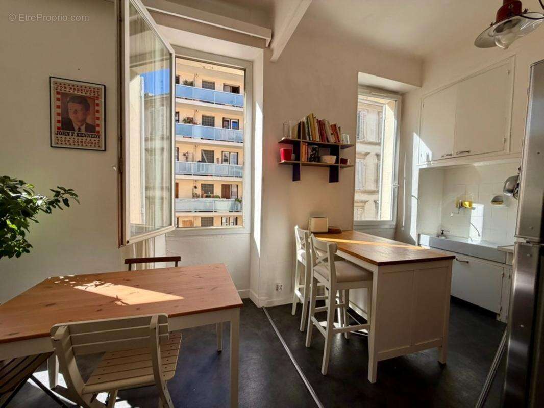 Vente Appartement T3/T4 77 m² Marseille 1er – Quartier Longchamp (Charmant 3 Fenêtres Marseillais) - photo 3