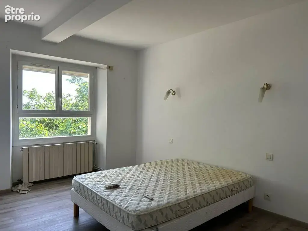 Maison rénovée avec hangar attenant et parcelle constructible - photo 7