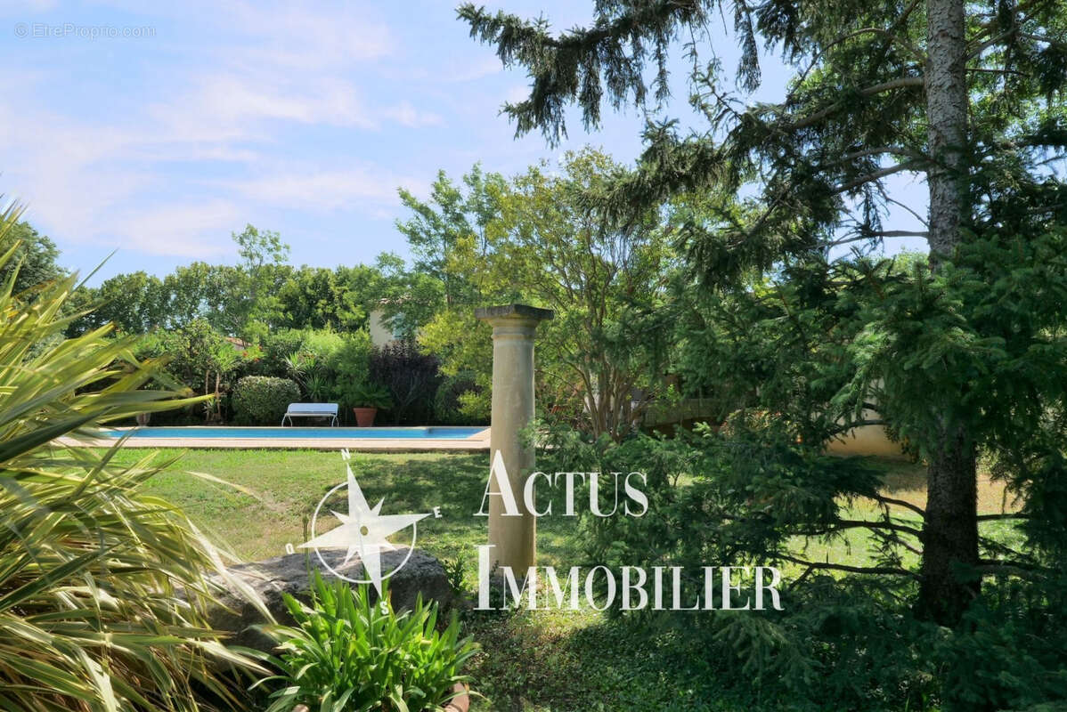 Maison à SAINT-MARTIN-DE-CRAU