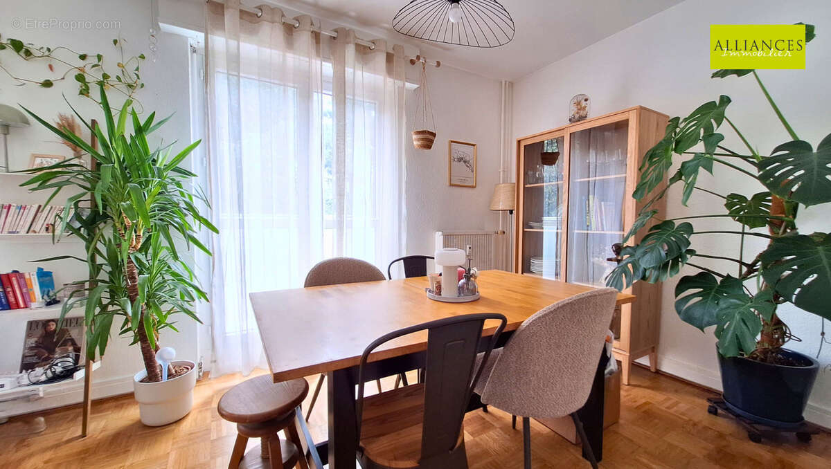 Appartement 3 pièces de 76 m2 Lumineux, chaleureux et idéalement situé ! - photo 6