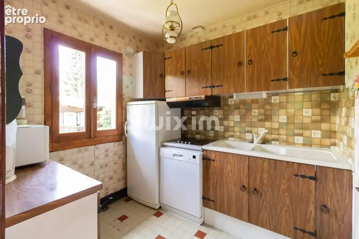 Chalet avec terrain de 1 275 m² – Calme et potentiel - photo 5
