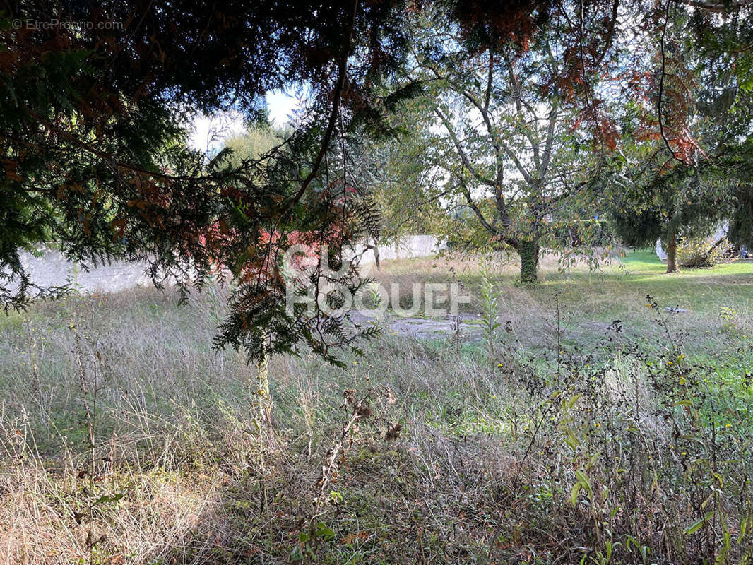 Terrain à EZY-SUR-EURE