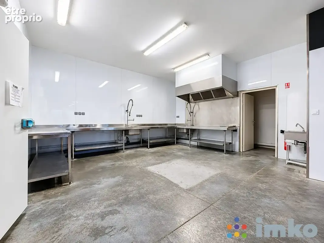 Commerce 250 m² à vendre à Croix (59170) - photo 3