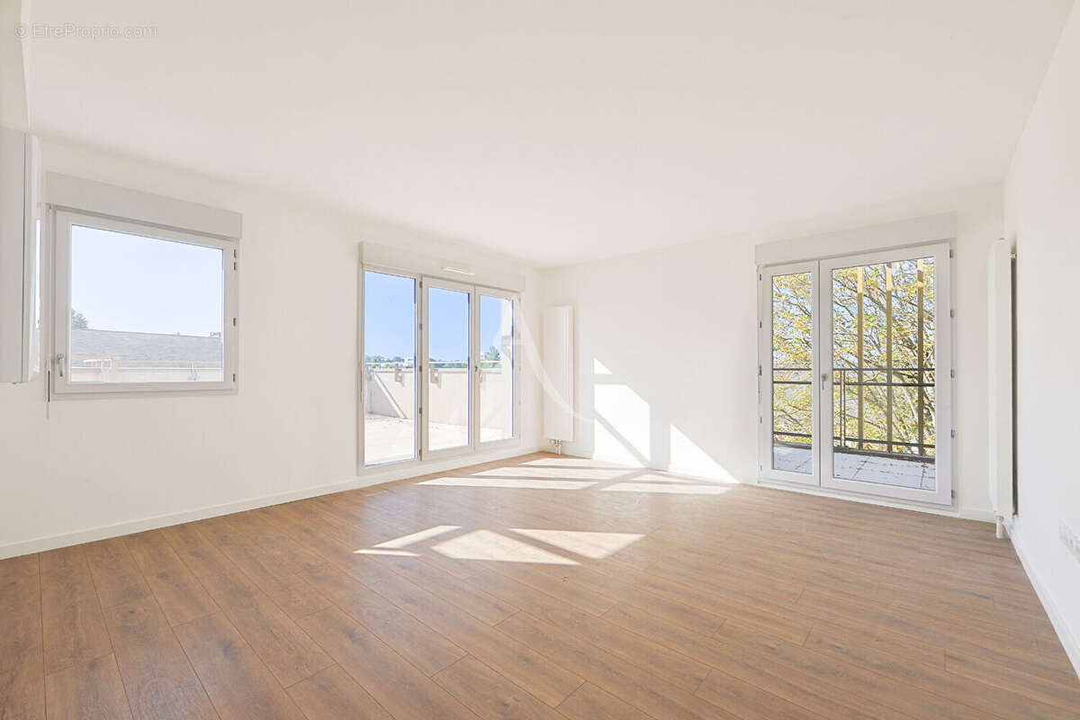 Appartement à SAINT-JEAN-DE-BRAYE