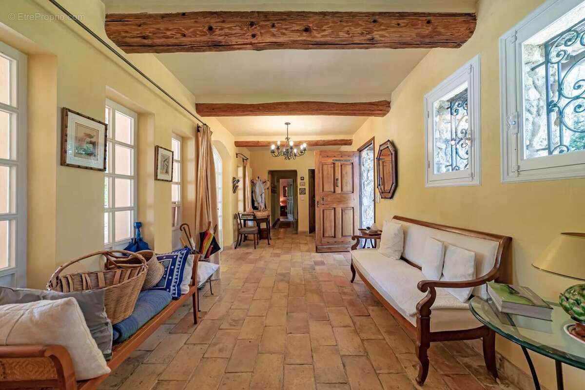 Maison à ROQUEFORT-LES-PINS