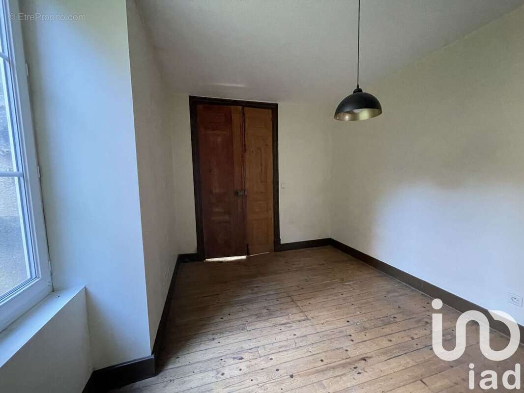 Appartement 100 m² à Vals-Les-Bains  - photo 5