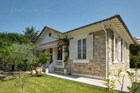Maison à ROQUEBRUNE-CAP-MARTIN