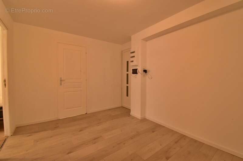 Appartement à VOLONNE