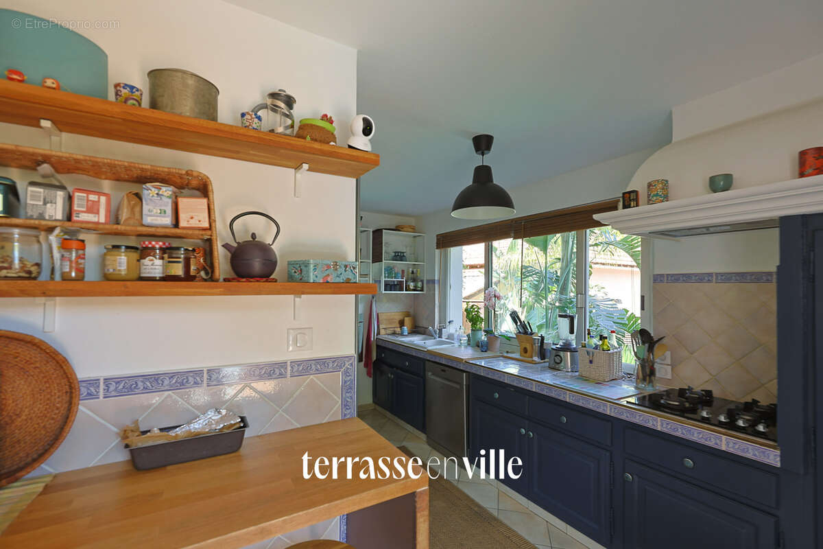 Exclusivite - toulon - cap brun - maison t 5 - 163 m2 - piscine - jardin - proximite  immediate des ecoles - photo 9