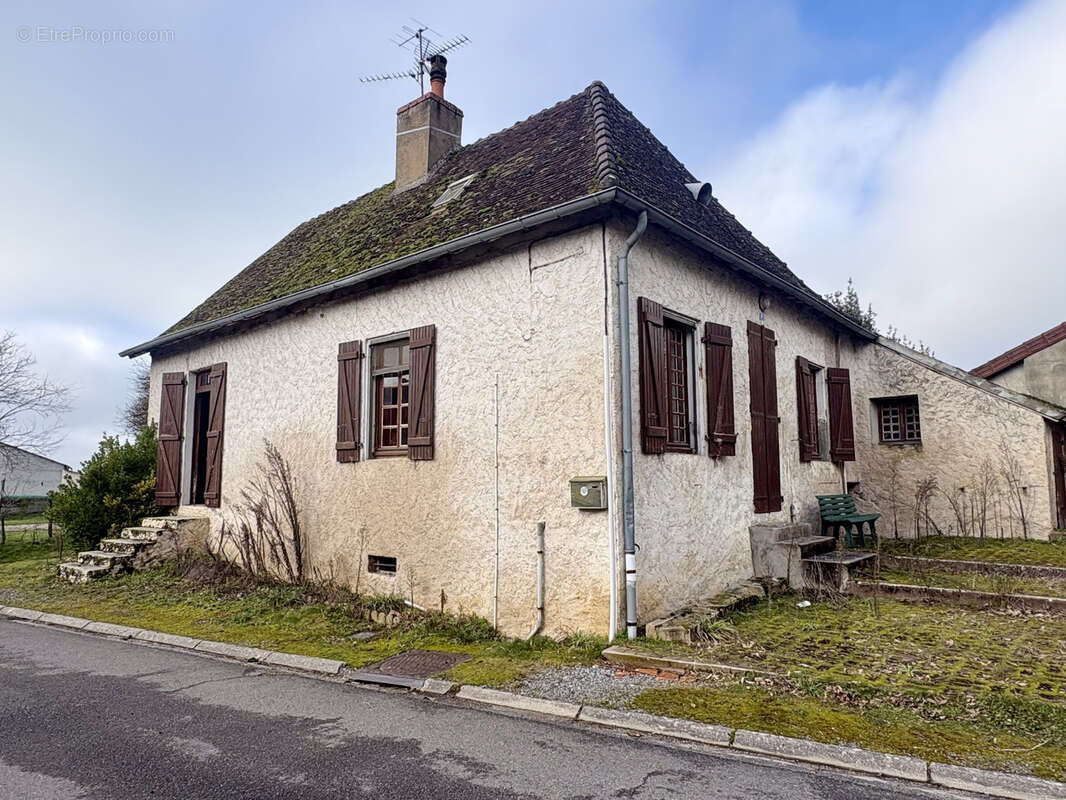 Maison à LA NOCLE-MAULAIX