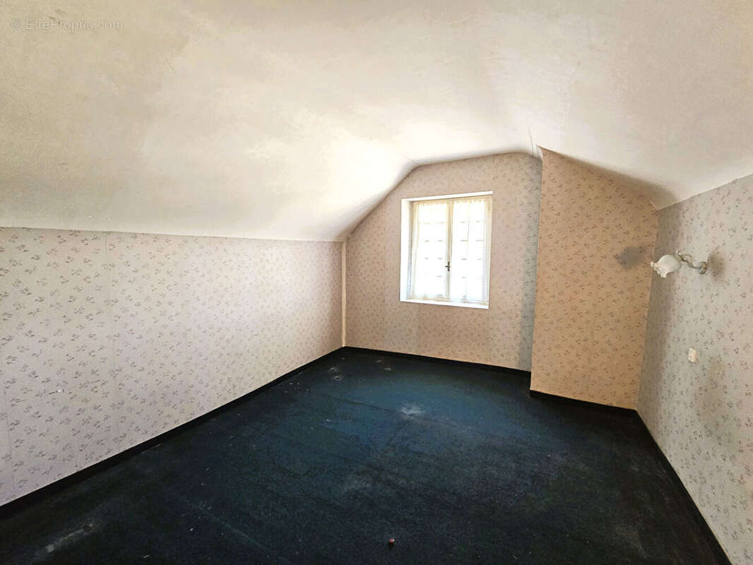 Maison à DOAZON