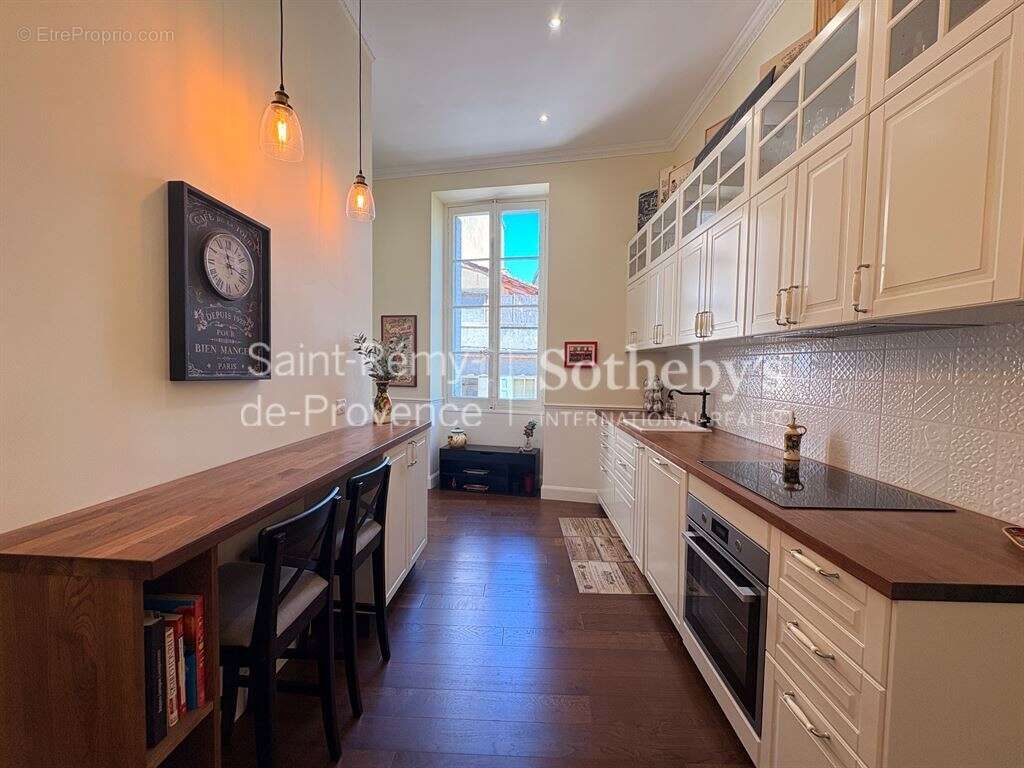 Appartement rénové avec terrasse et garage - photo 8