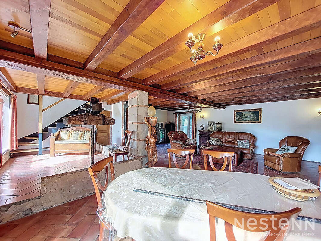 Maison à MEZIN